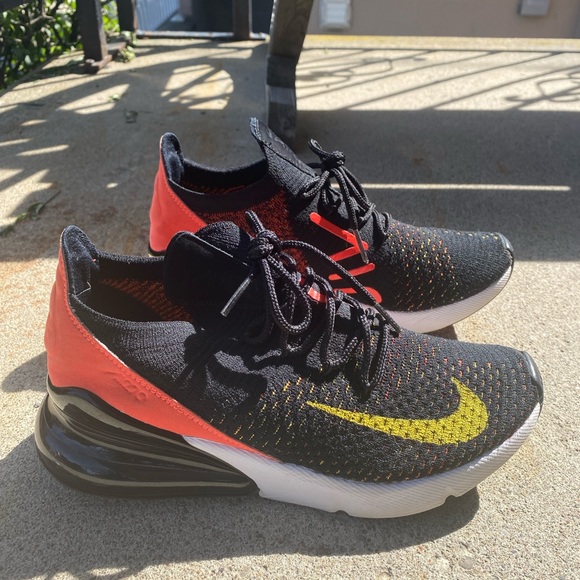 NIKE W AIR MAX 270 FLYKNIT BLACK/YELLOW STRIKE - Picture 2 of 7